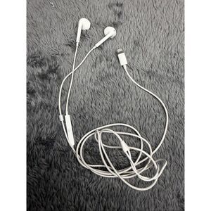 Apple Wired Ear Buds with lightning jack!